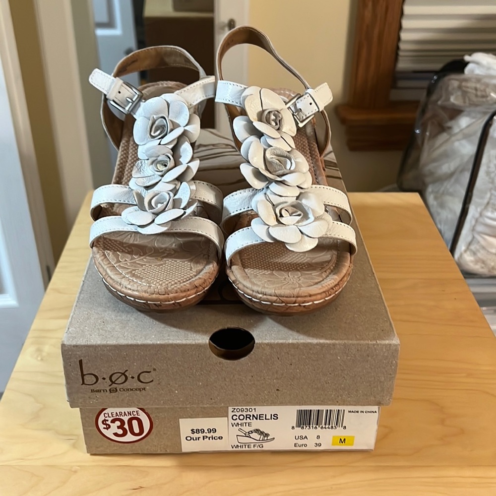 b.o.c. - White Cornelis Sandals - Size 8
